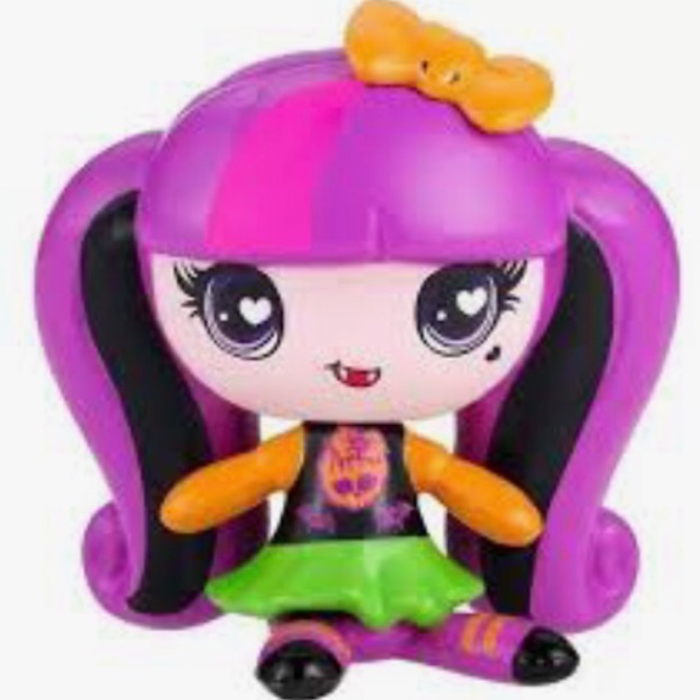 Limited Edition Halloween Draculaura 2015 Mattel Monster Mini Doll